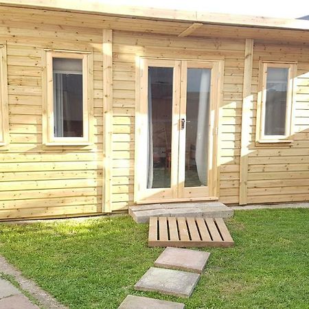 Urban Log Cabin Near Zone 2 Tube 런던 외부 사진